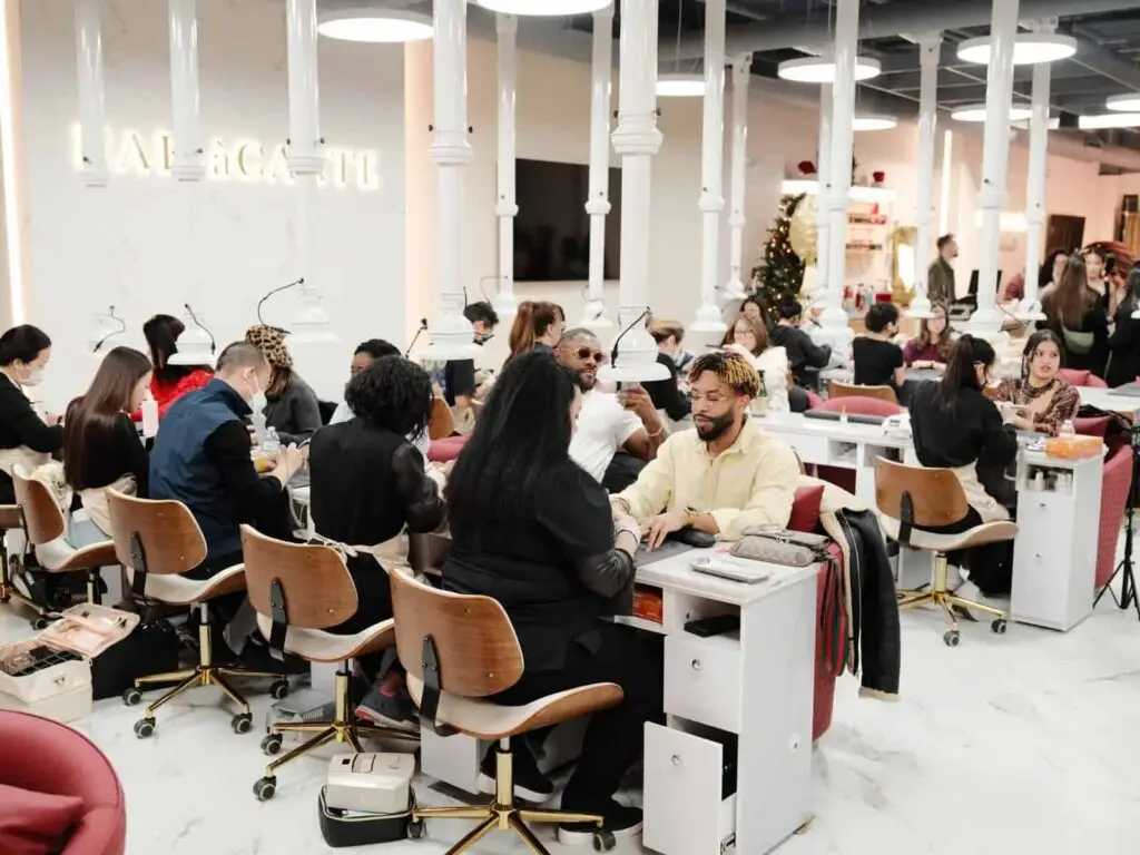 Elite professional manicure services in chicago at NailàCarte lounge