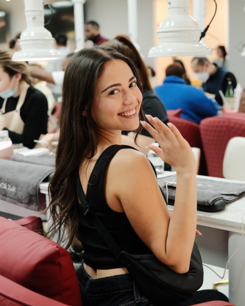 Halloween nail designs Chicago clients can wear this season