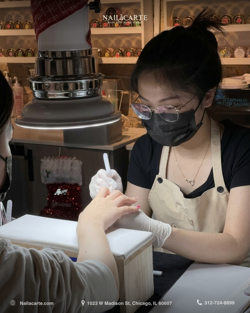 NailàCarte Streeterville acrylic nails appointment